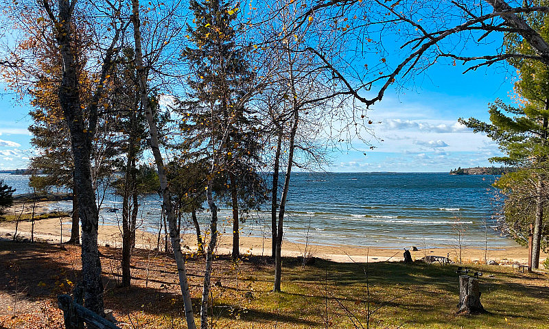 292 Acres, 5Km Water...
