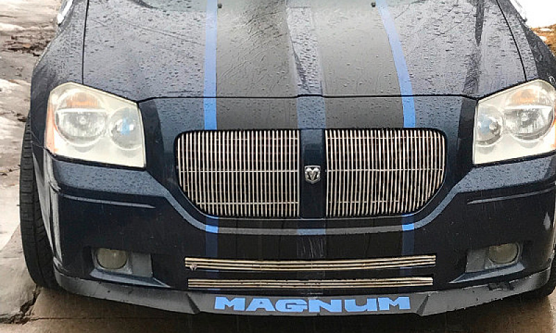 2006 Dodge Magnum V6...