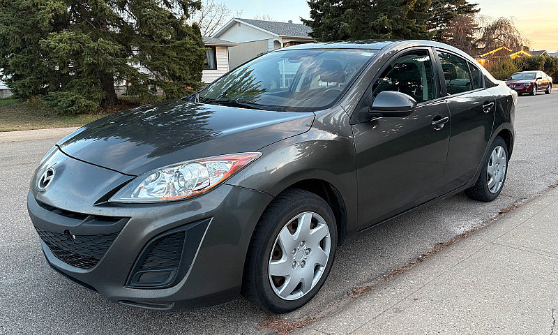 2011 Mazda 3I...
