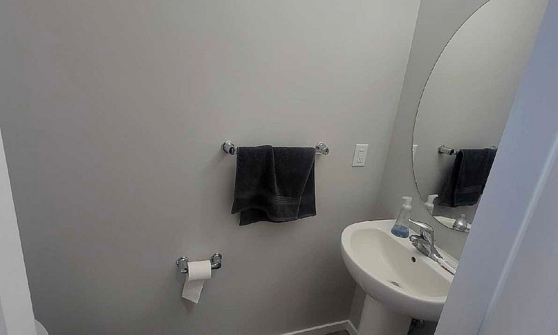 Townhouse For Rent 3...