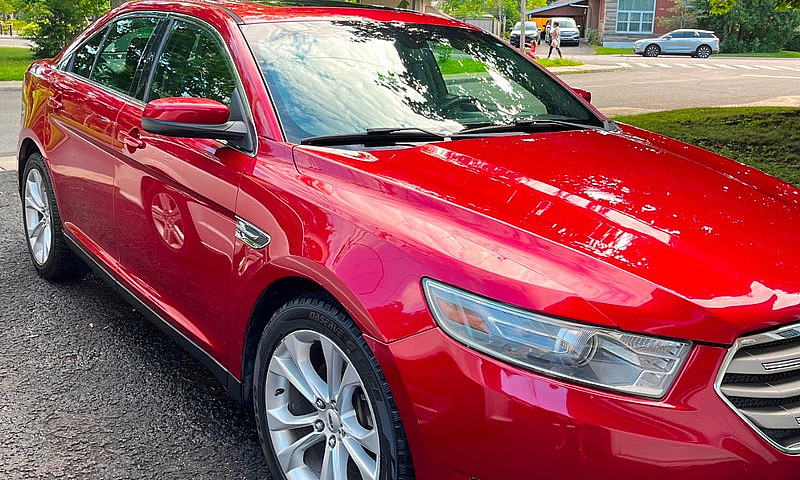 Ford Taurus Sel 2013...