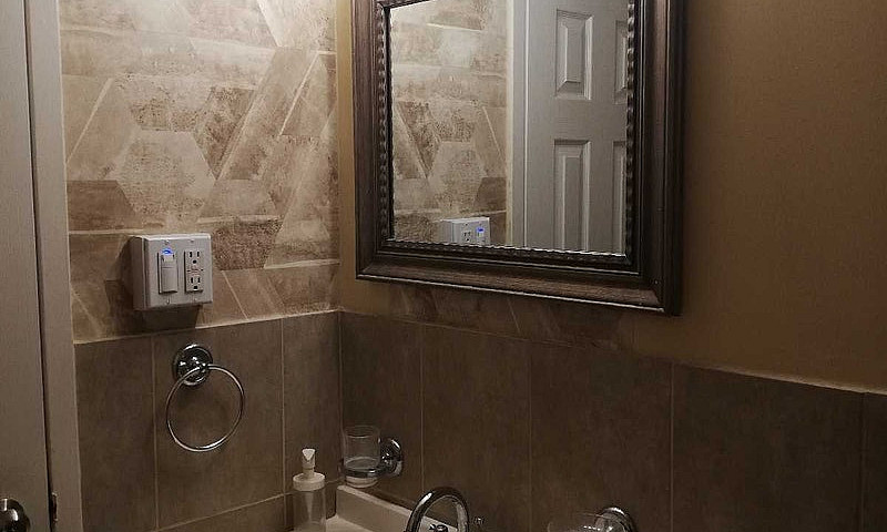 Clean Two Bed Room A...