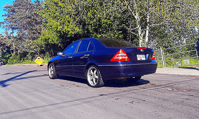 Mercedes-Benz C-Clas...
