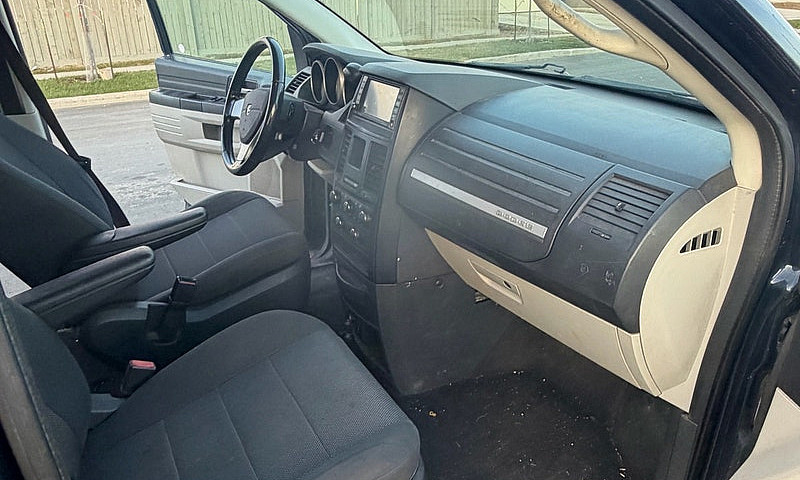 2009 Dodge Grand Car...