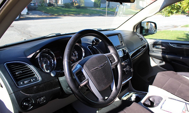 Chrysler Town & Coun...