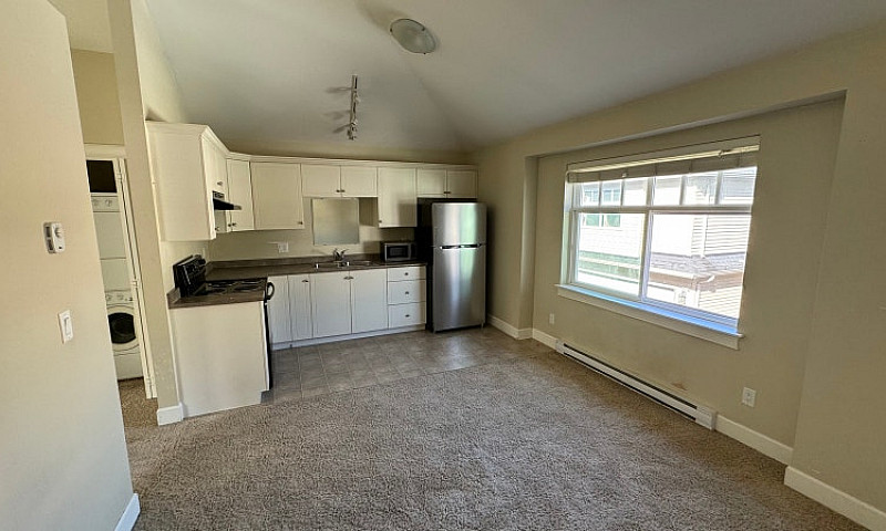 1 Br Coach House In ...