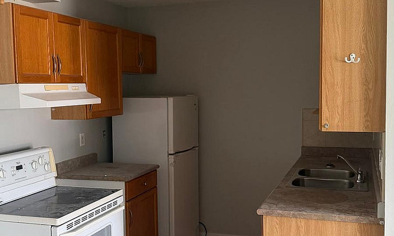 3 Bedrooms Apartment...