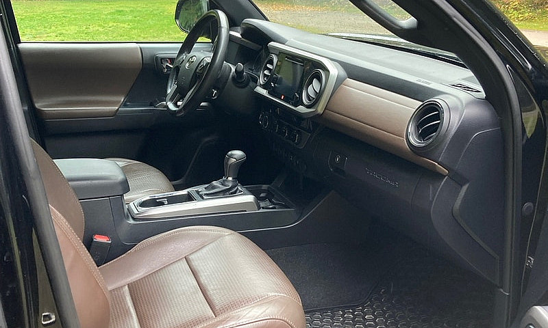 Toyota Tacoma Limite...