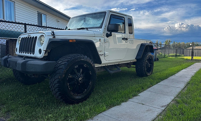 2013 Sahara Wrangler...