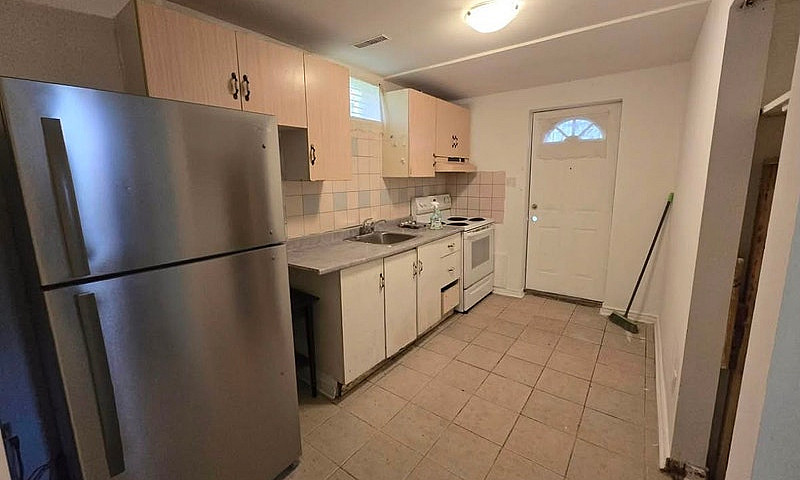 2 Bedroom Basement F...