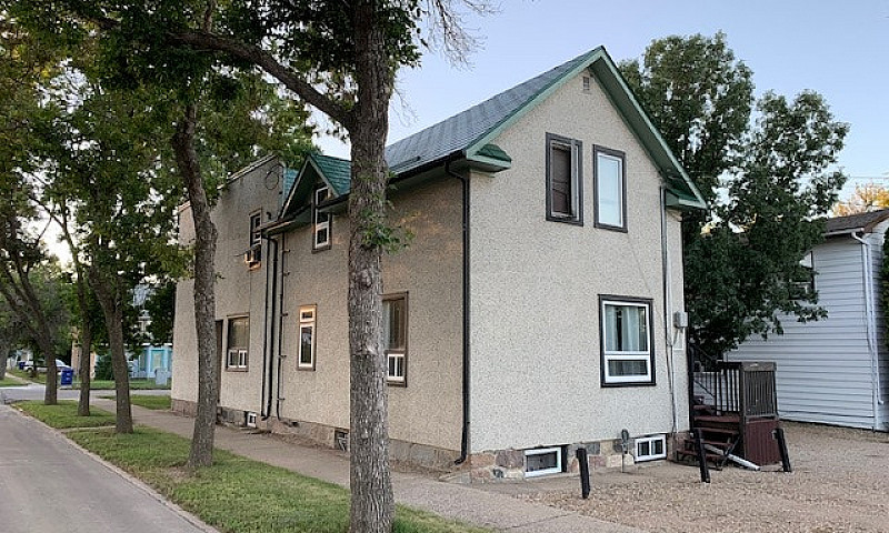 Weyburn Downtown 2 B...