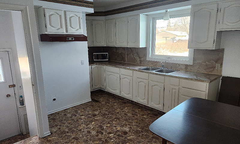 2 Bedroom + Den / 2 ...