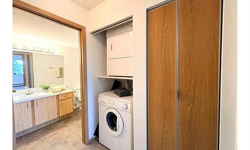 2 Bed 1 Bath Condo...