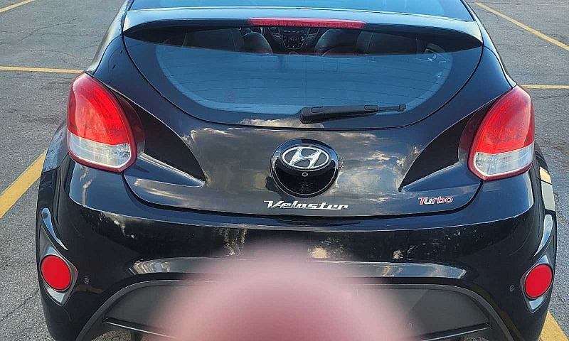 Hyundai Veloster Tur...