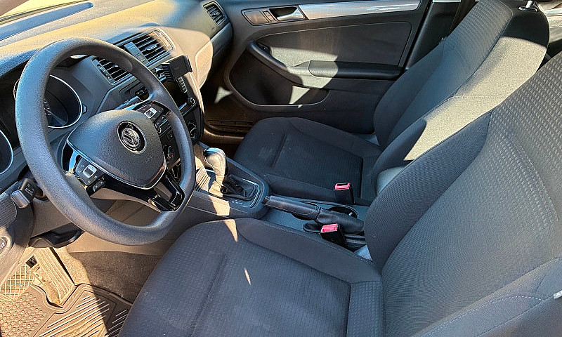 2015 Volkswagen Jett...