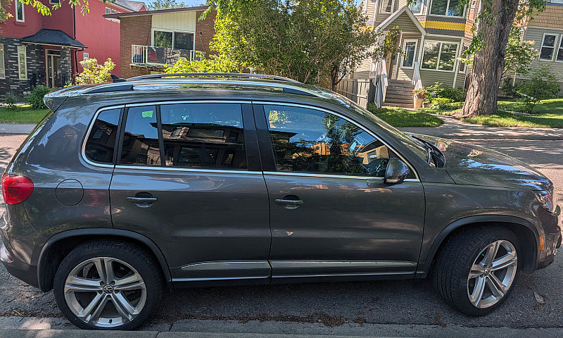 2014 Volkswagen Tigu...