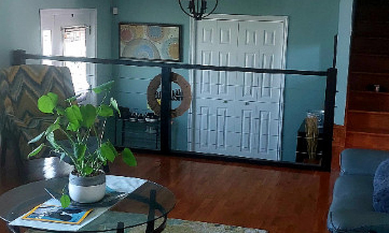 House For Sale In Su...