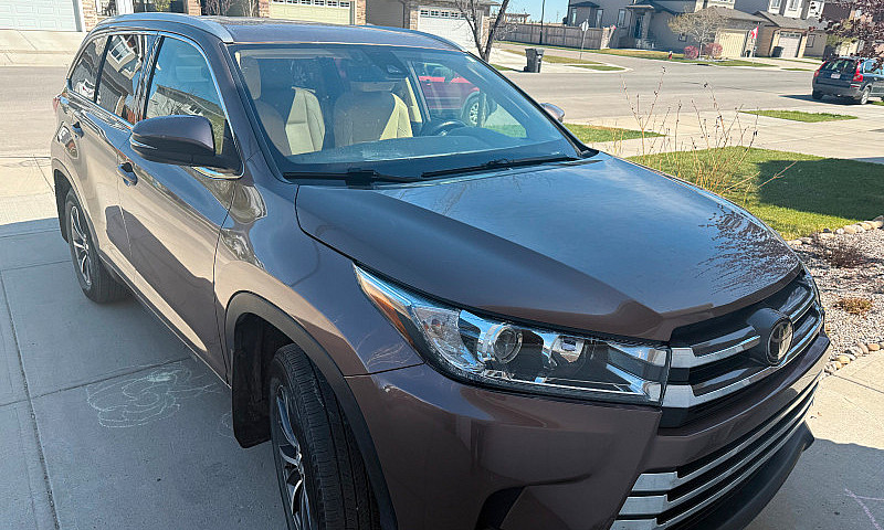 Pre-Owned 2018 Toyot...