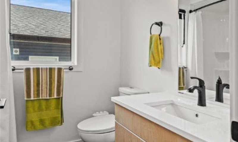 Brand New 3 Bed 2 Ba...