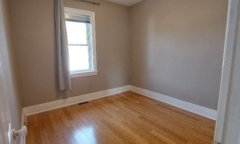 House For Rent In Ri...
