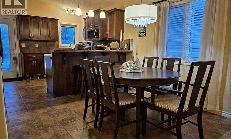 2 Bdrm Main Flr Suit...