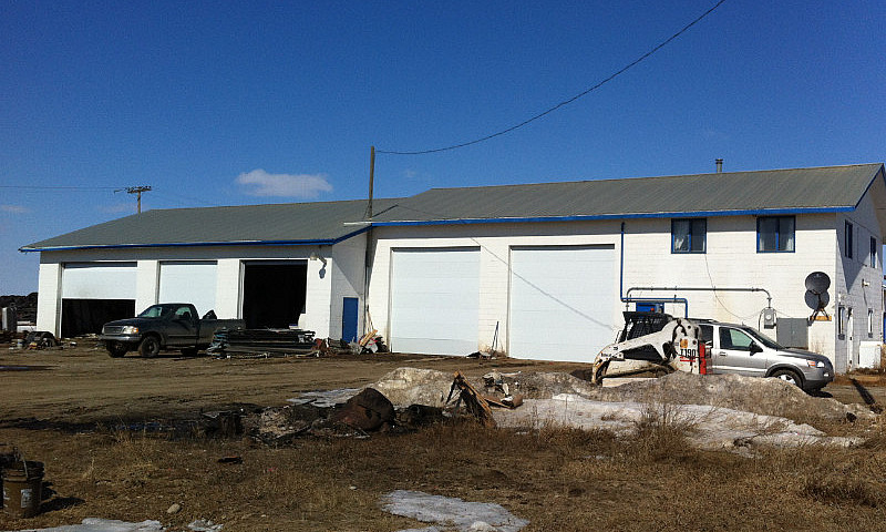 5 Bay Shop On 5 Acre...