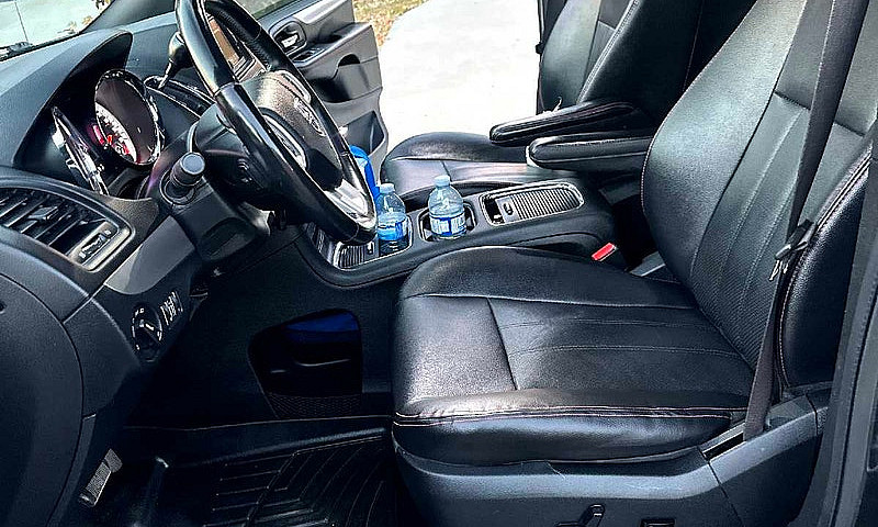 2018 Dodge Grand Car...
