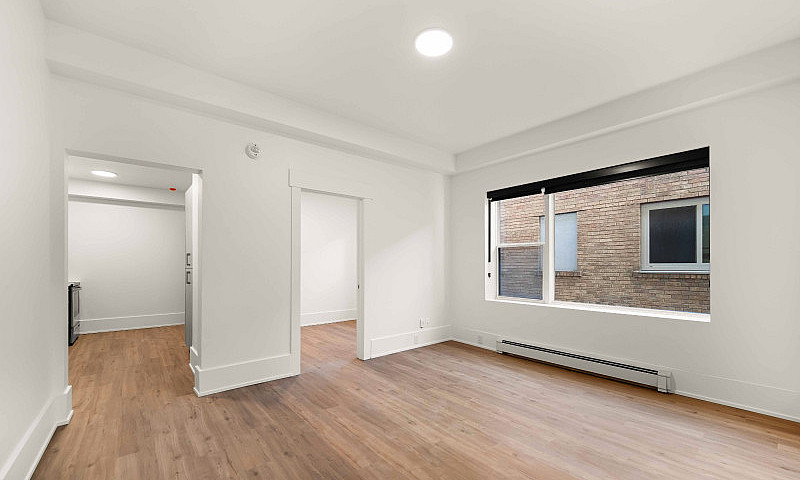 411 Stradbrook Ave -...