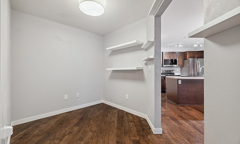 Apartment Condo For ...