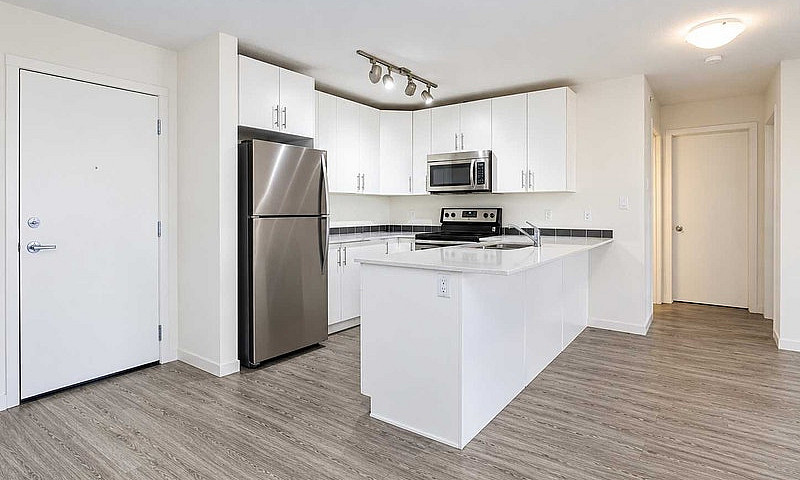 Spacious 2 Bed + 1 B...