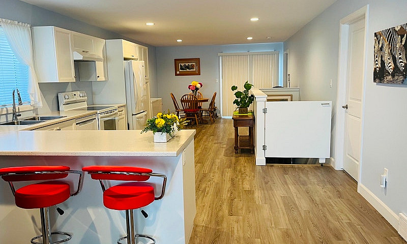 Open House! Like New...