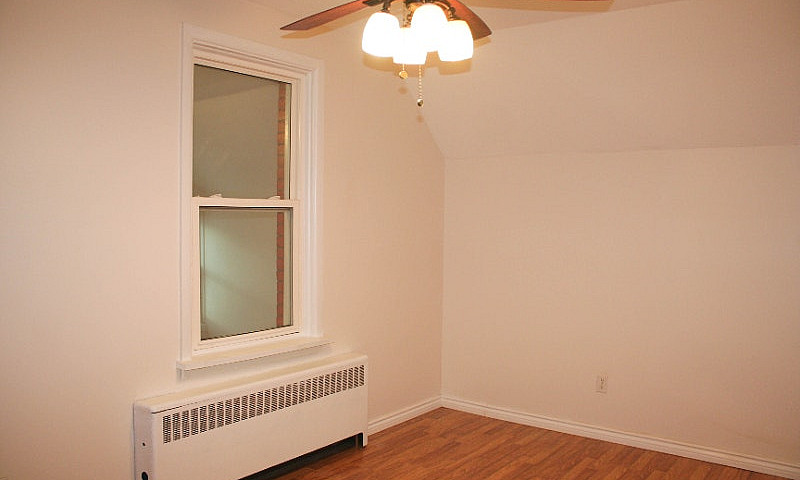 Renovated - 3 Bedroo...