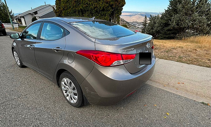 Hyundai Elantra 2013...