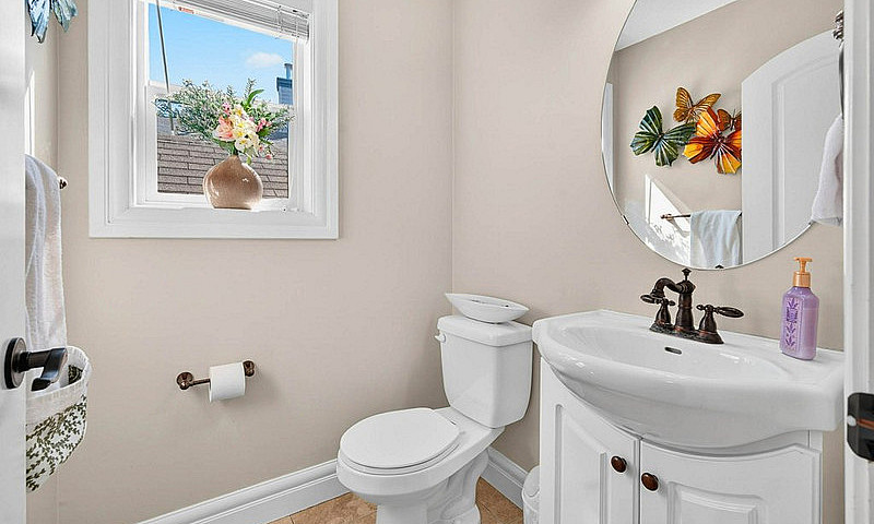 4 Bedroom In Brintne...