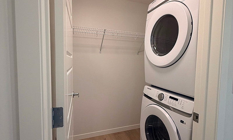 2 Bed & 2 Bath Apart...