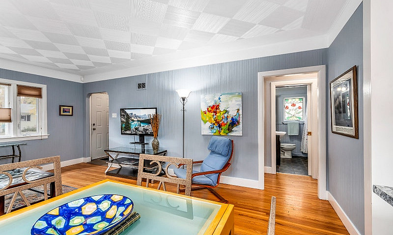 3 Bedroom + Den Hous...