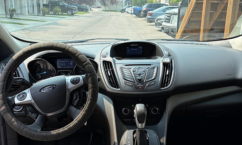 2014 Ford Escape Awd...