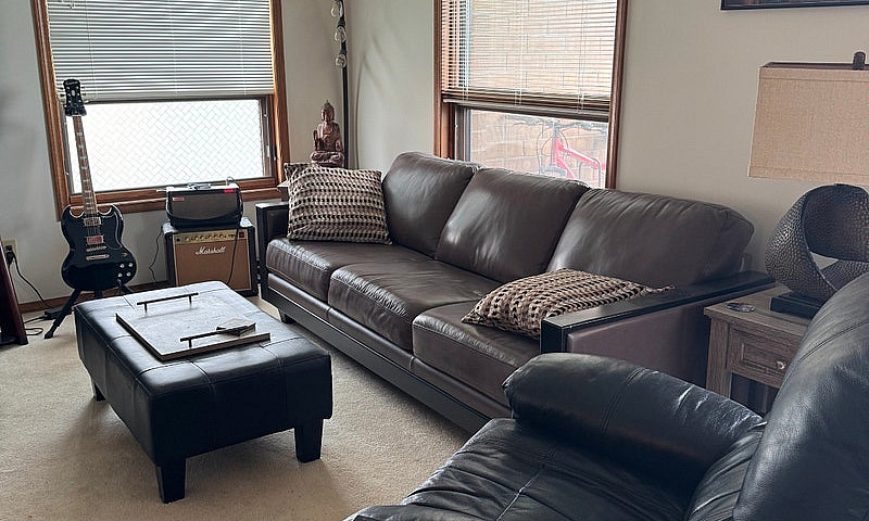 Large 2 Bedrooms 2 B...