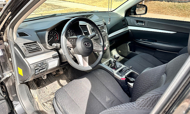 2011 Subaru Legacy 2...