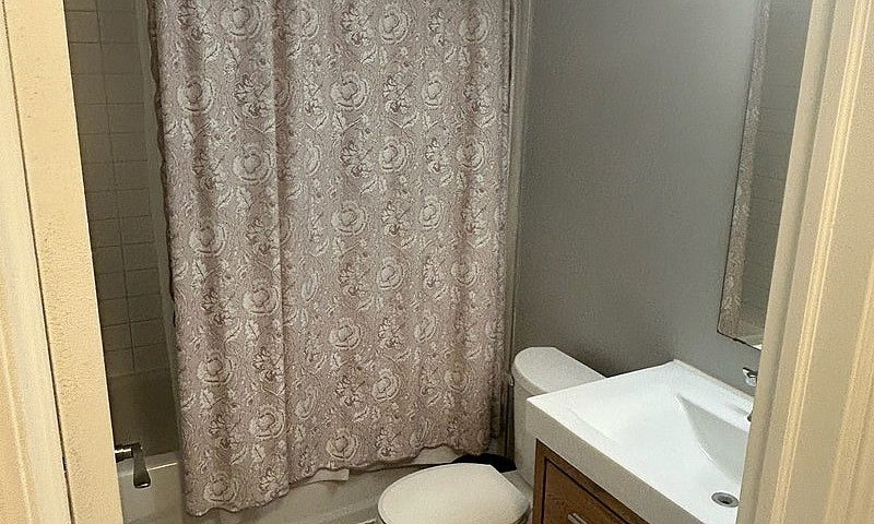 Spacious 1 Bedroom B...