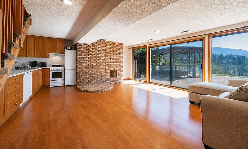 Lakefront 1-Bedroom ...