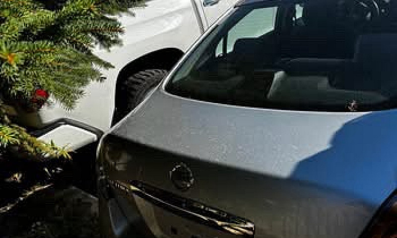 Nisan Altima ...