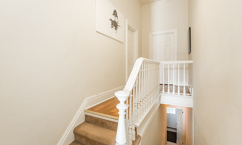1 Bedroom Apt Just S...