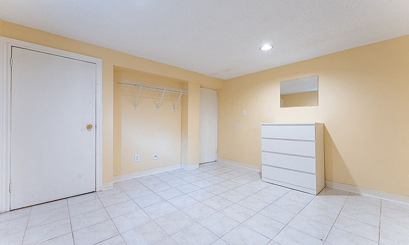 4-Bed Basement @Yong...