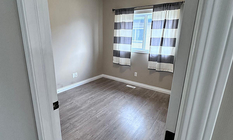 3 Bed 2 Bath Townhou...