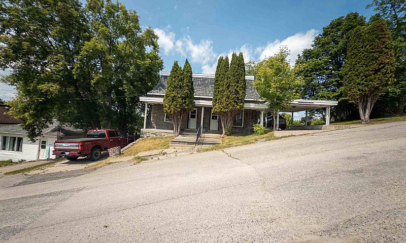 506 Superior Street,...