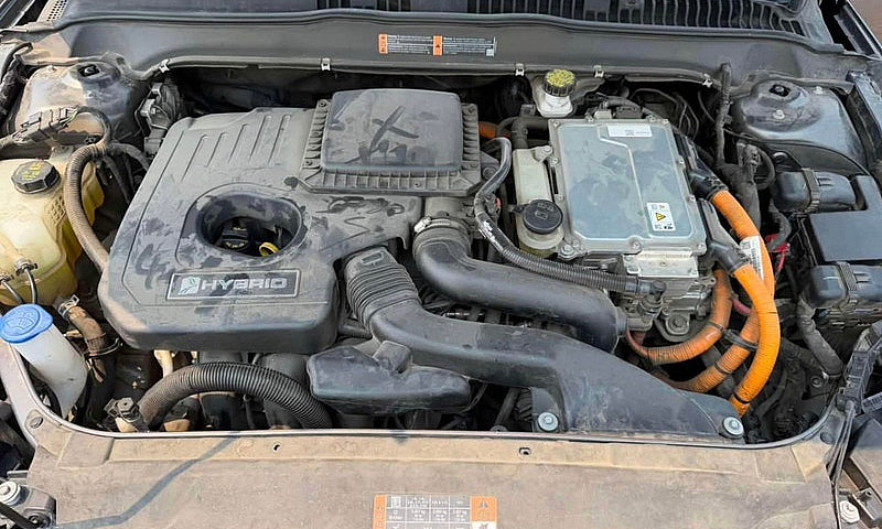 2020 Ford Fusion Hyb...