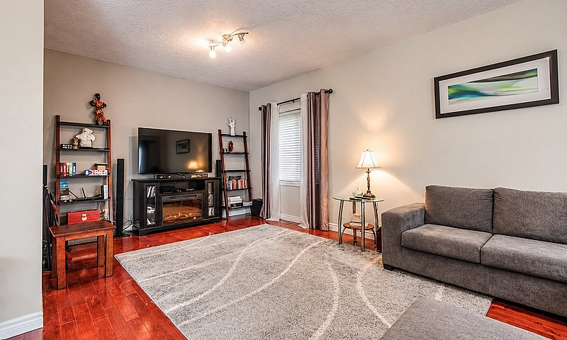 3 Bedroom  Detached ...
