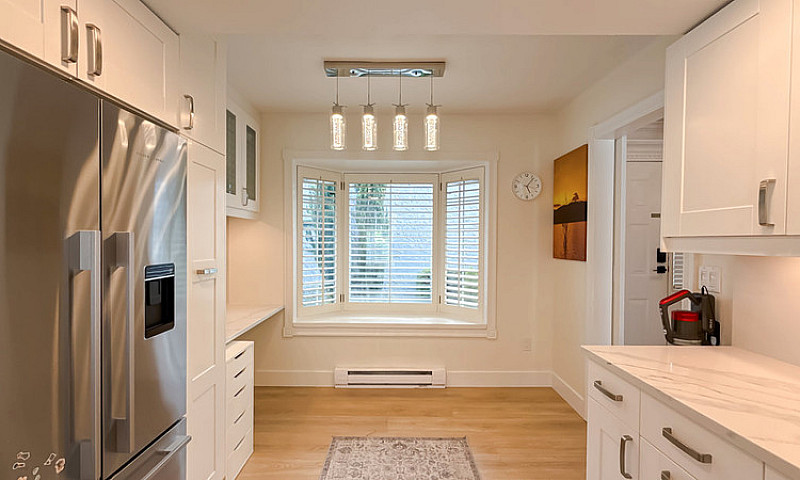 3 Bedrooms ,2.5 Bath...
