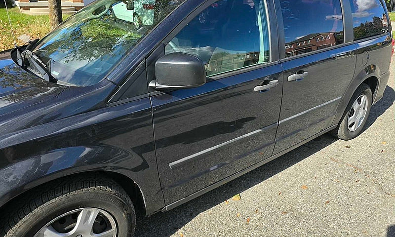 Dodge Grand Caravan...